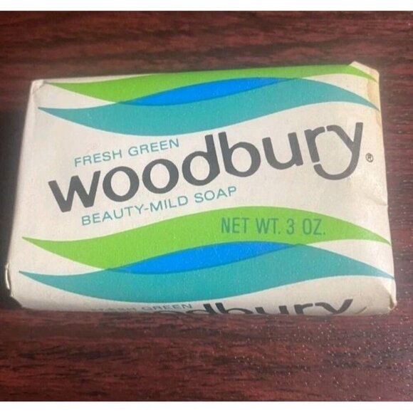 Vtg Woodbury Soap Bar 3oz ‘Fresh Green’ Mild Beauty~Movie Prop~Andrew Jergens Co - Picture 1 of 2